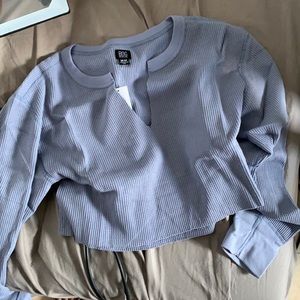 UO v cut crop thermal top